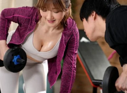 Chàng trai số hưởng và cô nàng PT gợi cảm phang nhau