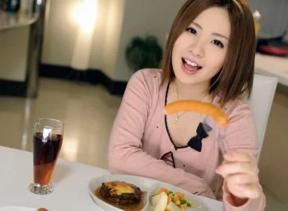 Ông xã ăn tối xong rồi địt em