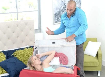 Vali chứa quà làm cho không khí thêm phần thú vị