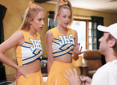 Một huấn luyện viên chén hai em trẻ tuổi có lồn hồng phê tuyệt vời